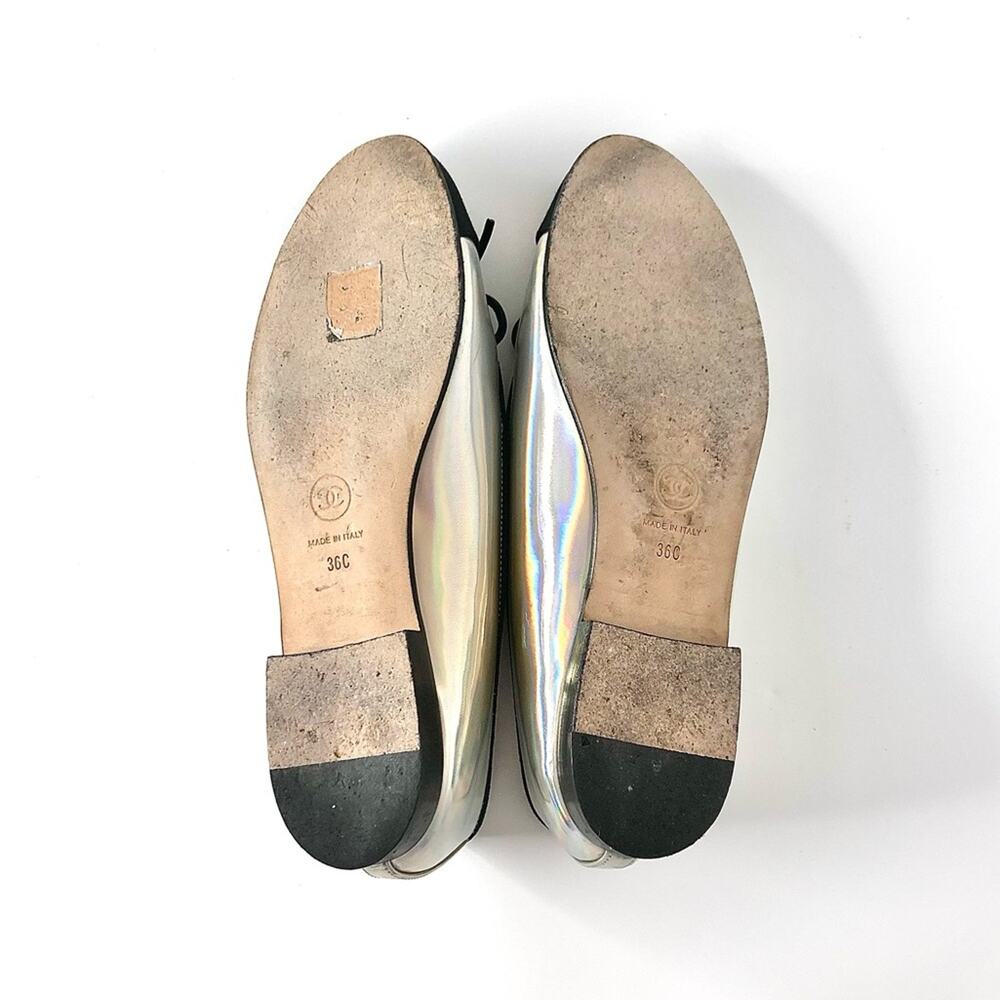 Chanel CC Logo Iridescent Patent Cap Toe Ballerina
Flats 36 - Picture 9 of 12
